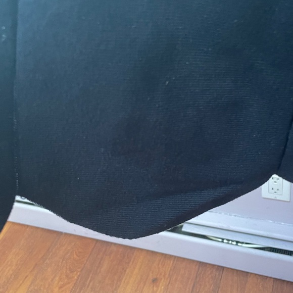 A-Line skirt with scalloped bottom. Hits right below a knee. Stretch waist, XL - Picture 2 of 4